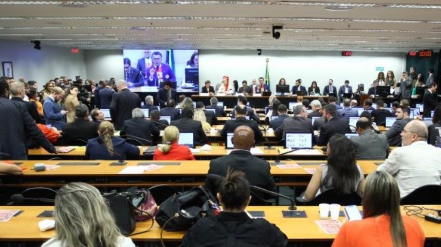 Comissão Especial da Câmara sobre a PEC 6x1 reunida para votação