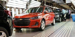 Fábrica do Chevrolet Onix retoma produção após modernização