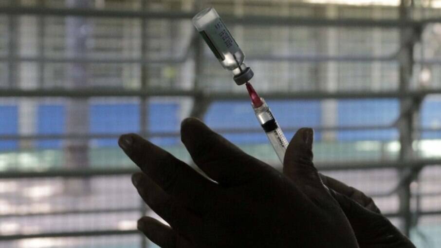 Governador Cláudio Castro disse que Rio de Janeiro comprará 5 milhões de doses de vacina contra Covid-19