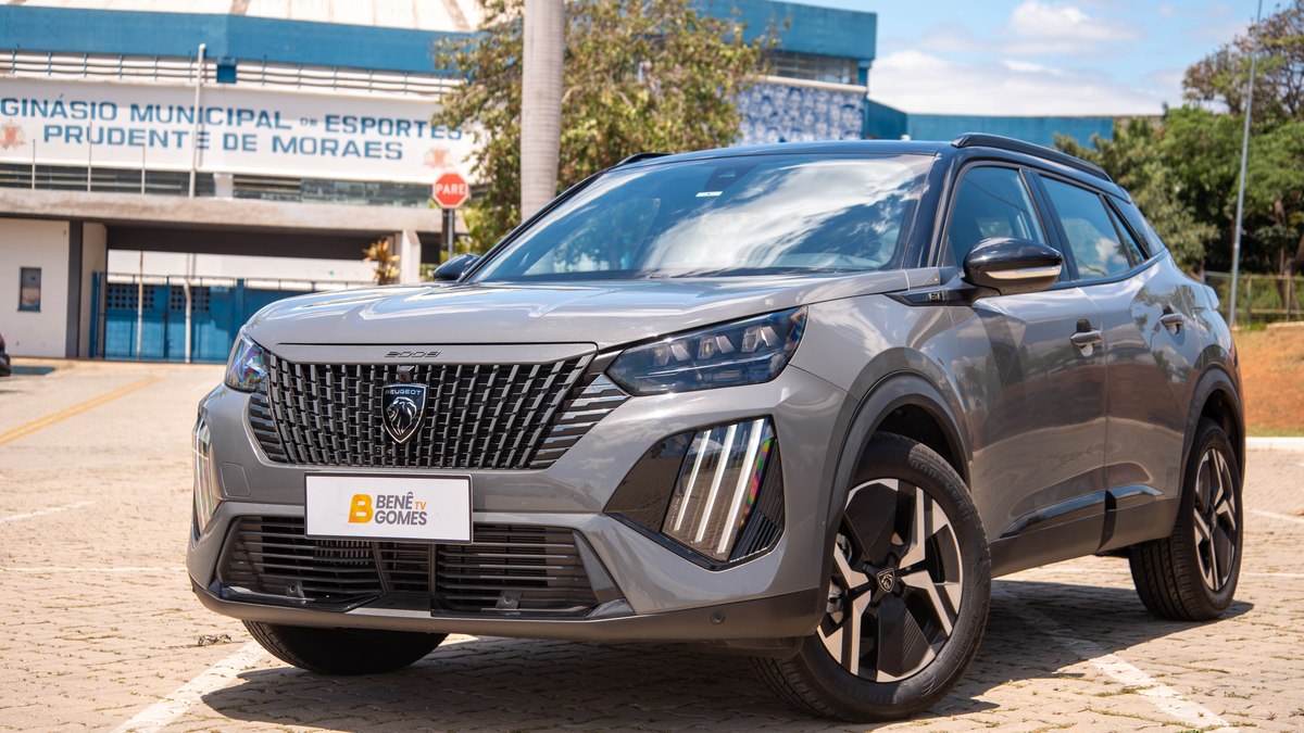 Peugeot 2008 GT Hybrid Peugeot 2008 GT Hybrid