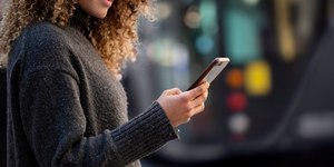 Celular ou smartphone: qual é o jeito certo de falar?