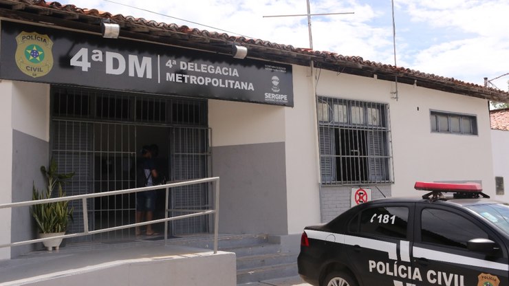 Jovem%20%C3%A9%20indiciado%20por%20fazer%20montagens%20pornogr%C3%A1ficas%20de%20mulheres%20com%20IA