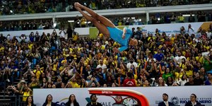 Em casa, Rebeca Andrade conquista ouro no salto no Pan-Americano