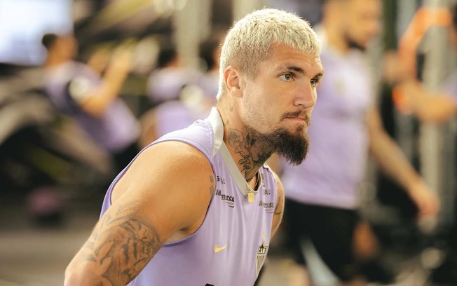 Lyanco vem sendo titular com Eduardo Domínguez Lyanco vem sendo titular com Eduardo Domínguez