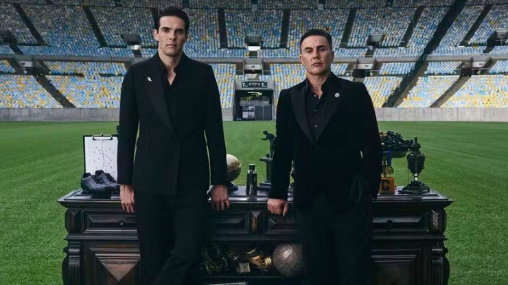 Kaká e Cannavaro transformam Maracanã em palco de marca