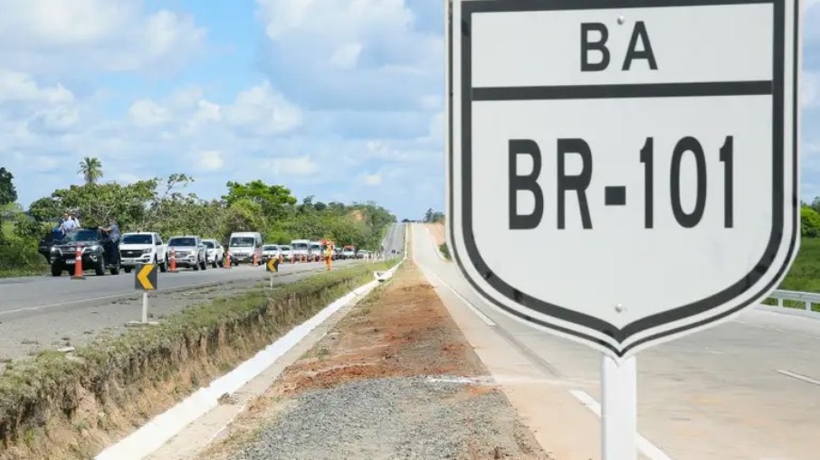 Sigla ''BR'' indica ser um trecho federal, seguida por três algarismos com significados distintos Sigla ''BR'' indica ser um trecho federal, seguida por três algarismos com significados distintos