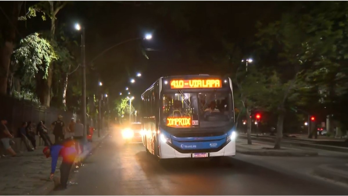 Ônibus durante greve dos rodoviários no Rio de Janeiro