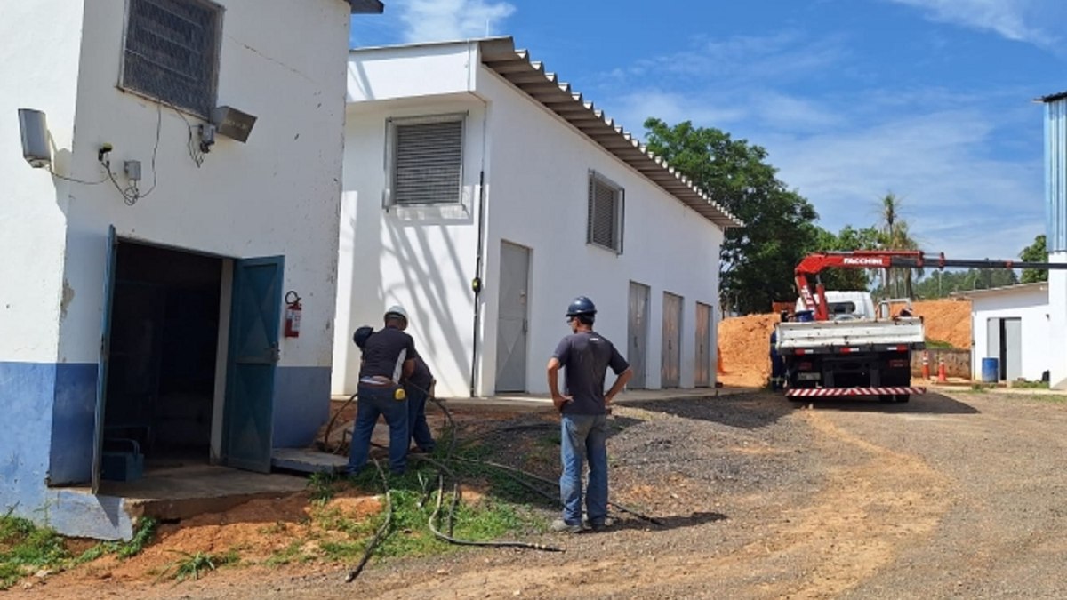 Nova cabine primária foi instalada para centralizar, proteger e distribuir a energia necessária ao funcionamento dos sistemas de alta potência Nova cabine primária foi instalada para centralizar, proteger e distribuir a energia necessária ao funcionamento dos sistemas de alta potência