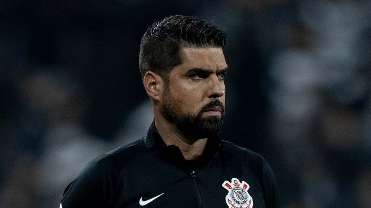 Corinthians demite António Oliveira