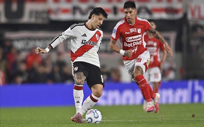 Coudet comunicou aos dirigentes que deixará o River após a queda na Copa Sul-Americana Coudet comunicou aos dirigentes que deixará o River após a queda na Copa Sul-Americana