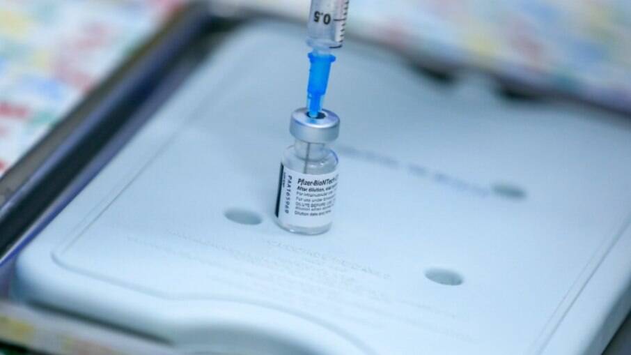 Corrida dos laboratórios: mais de 200 vacinas contra a Covid-19 estão em teste