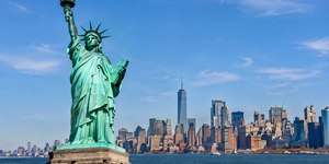 Mulher e bebê morrem após barco virar em Nova York