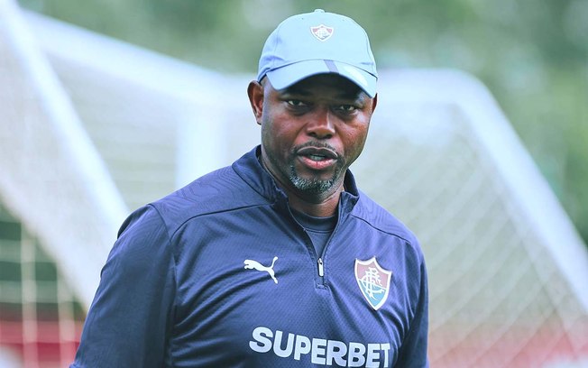 Marcão comanda treino nesta sexta-feira (14/8) no Fluminense