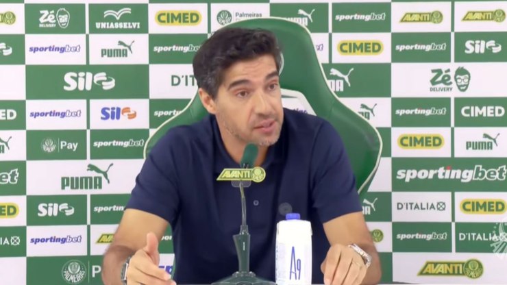 “Não se constrói time com ansiedade”, diz Abel sobre cobranças