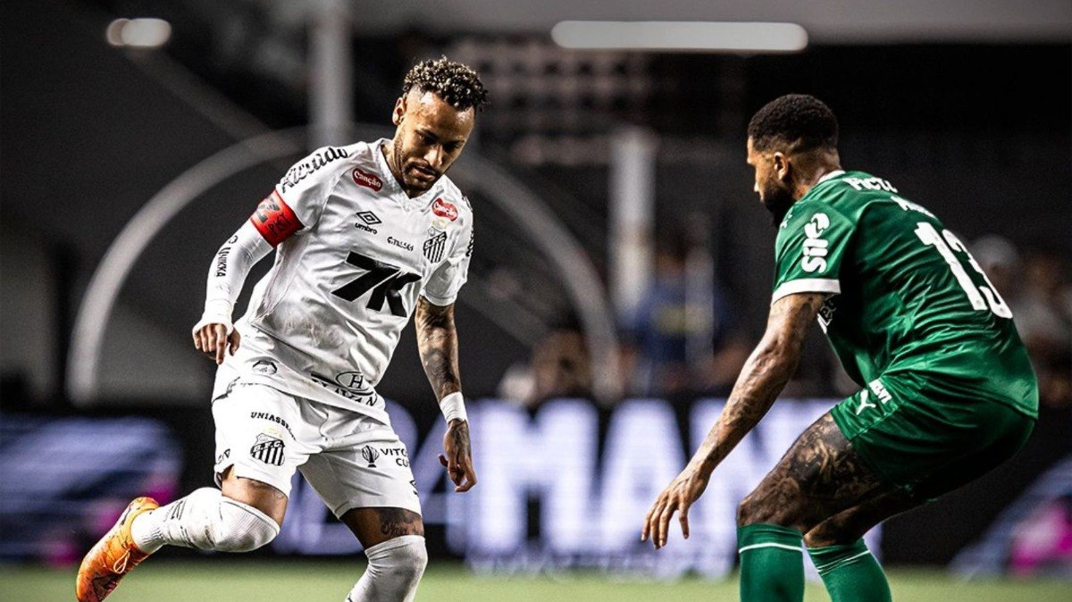 Palmeiras passa sufoco, é derrotado pelo Santos e perde a liderança