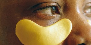 Bolsas, olheiras, flacidez e manchas são sinais de envelhecimento