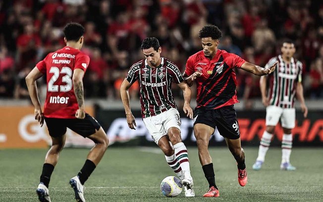 No Maracanã, o Fluminense venceu por 3 a 2 no primeiro turno No Maracanã, o Fluminense venceu por 3 a 2 no primeiro turno