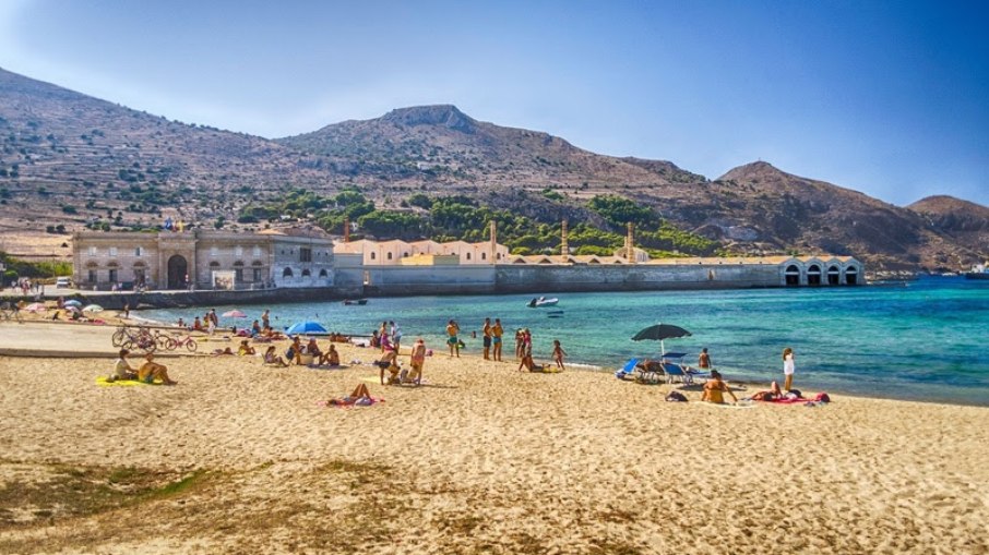 Favignana, ilha da Sicília - Itália Favignana, ilha da Sicília - Itália
