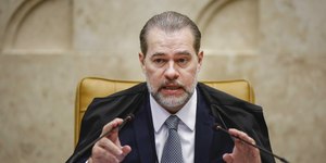 Bancada do Novo quer afastamento de Toffoli do caso Master