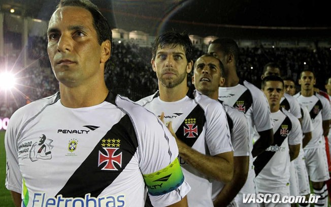 Edmundo em sua despedida pelo Vasco. Time era uma seleção