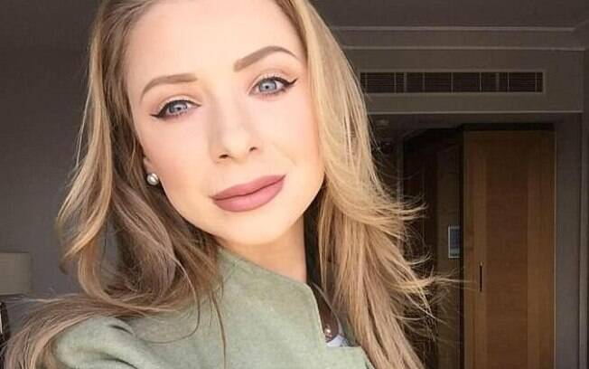 Menor de idade encontrou o contato de Sarah Louise McGill, 28 anos, em site de pornografia; ela está detida em Orlando
