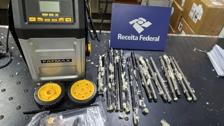 Peças de fuzis dentro de carregador são apreendidas em Viracopos