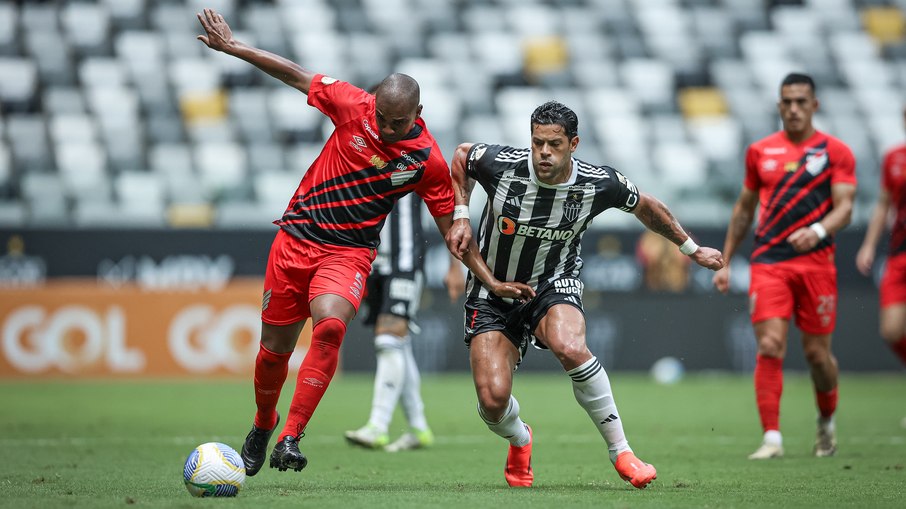 Athletico-PR perde para Atlético-MG e é rebaixado para a Série B