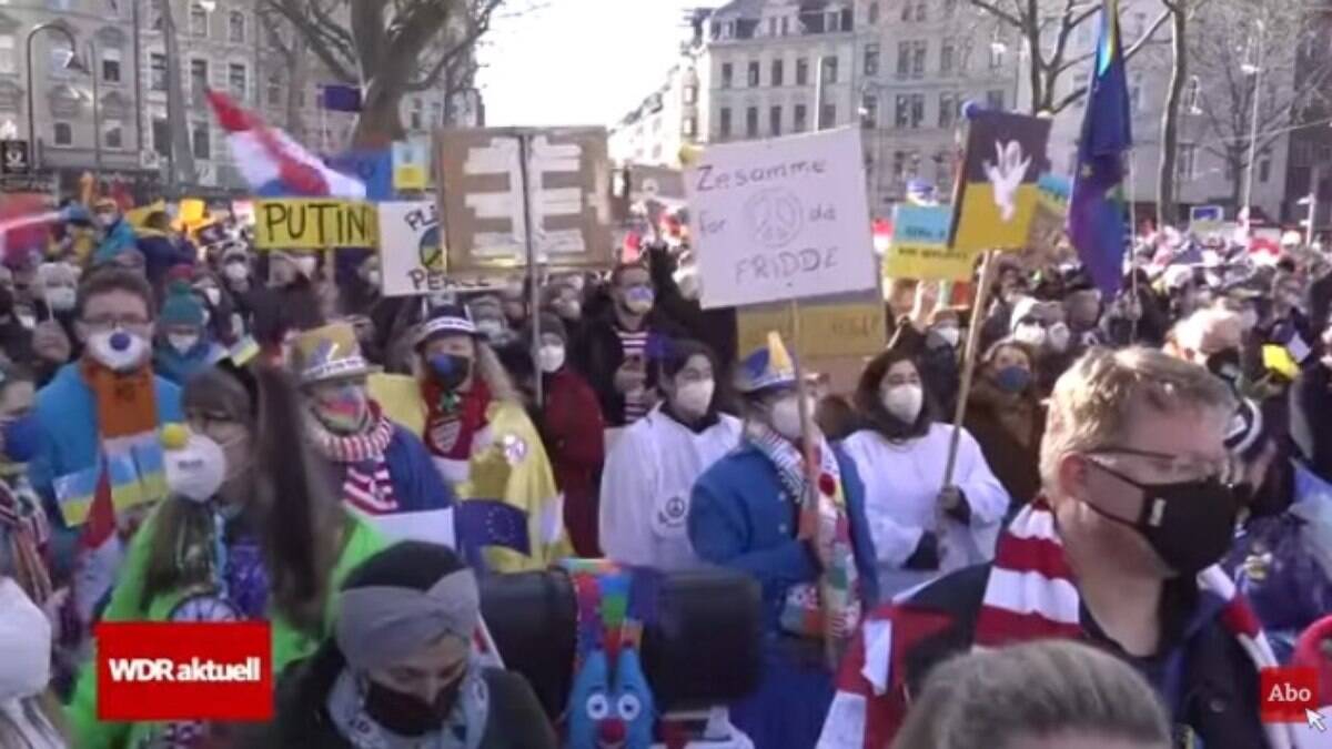 Mais de 250 mil pessoas protestaram em Colônia, na Alemanha