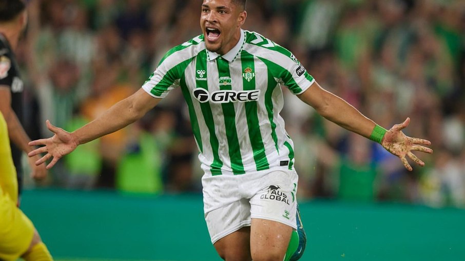 Vitor Roque foi contratado para ser o homem gol do Real Betis