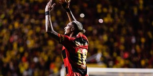 Jogador acusa time do Brasileirão de desistir da competição