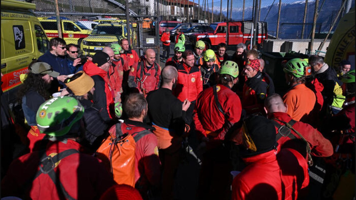 Equipe de resgates de mulher que caiu em gruta pela segunda vez