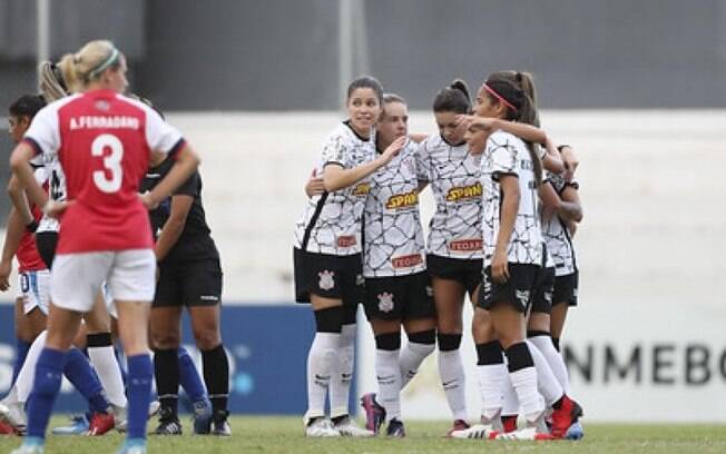 Corinthians pega Nacional-URU para garantir vaga na decisão e ficar mais perto do tri da Libertadores Feminina