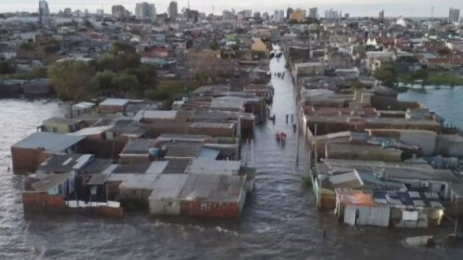 112 pessoas são presas por crimes em meio às enchentes no RS