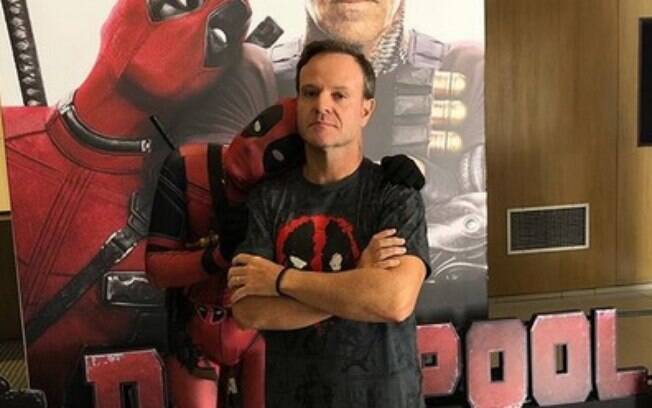 Rubinho Barrichello brinca com sua fama de atrasado para promover 'Deadpool 2'