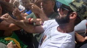 Votação de honraria gera confusão em Recife; veja