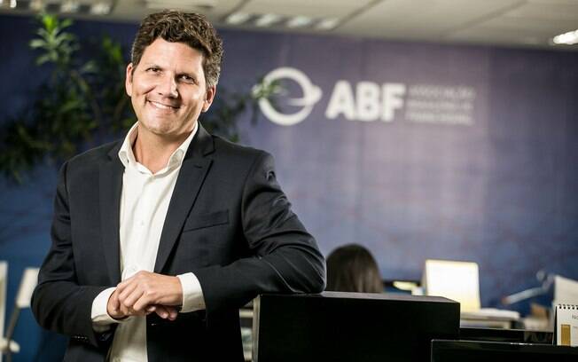 Nova chapa da ABF é liderada por André Friedheim (presidente), da rede Café do Ponto Nova chapa da ABF é liderada por André Friedheim (presidente), da rede Café do Ponto