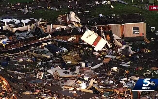Tornado em El Reno, pequena cidade dos Estados Unidos, deixa ao menos dois mortos
