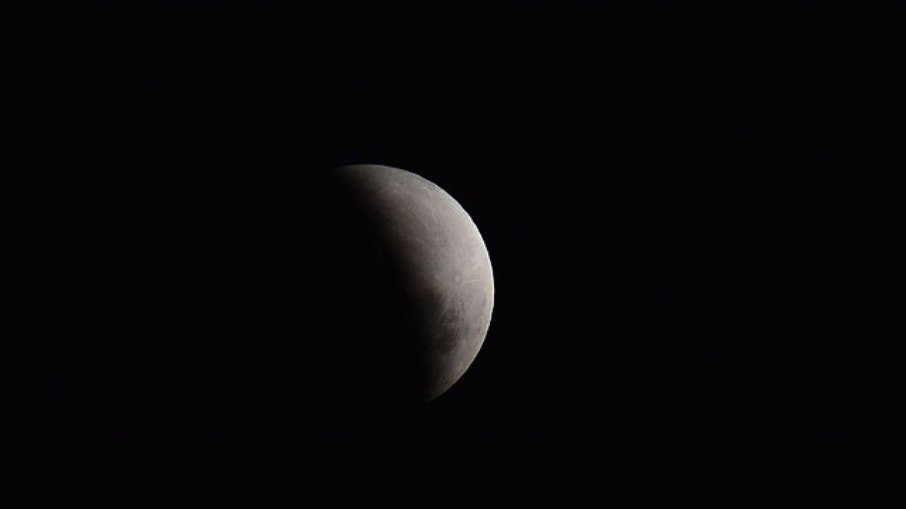 Eclipse lunar parcial de 2016 visto da Argentina Eclipse lunar parcial de 2016 visto da Argentina