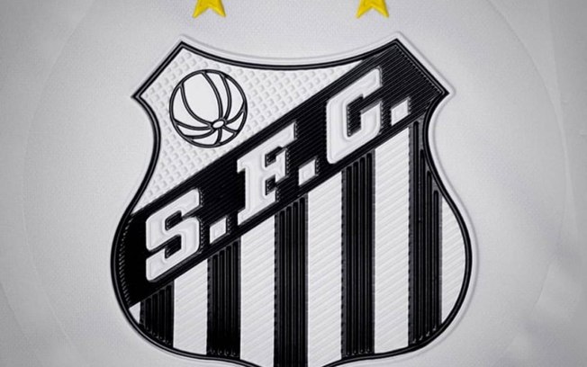 Santos vai usar coroa no uniforme em homenagem ao Rei Pelé já no Paulistão 2023