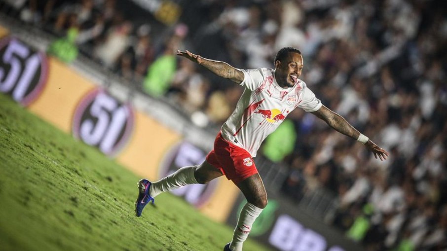 Fernando marcou o terceiro do Bragantino