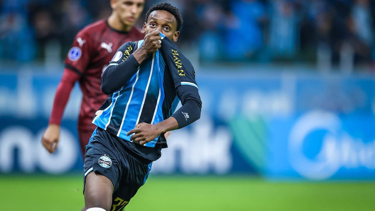 Porto contrata Gabriel Mec do Grêmio por €11 mi; jovem assina até 2031