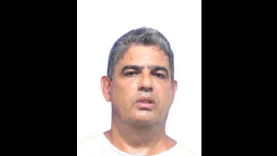  O engenheiro Paulo José Arronenzi, de 52 anos, acusado de matar a facadas a ex-esposa, a juíza Viviane Vieira do Amaral Arronenzi, 45,