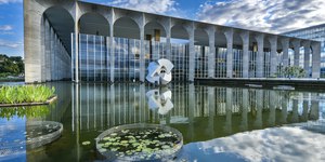 https://turismo.ig.com.br/2026-03-30/brasilia-oferece-passeios-de-onibus-movido-a-hidrogenio-verde.html