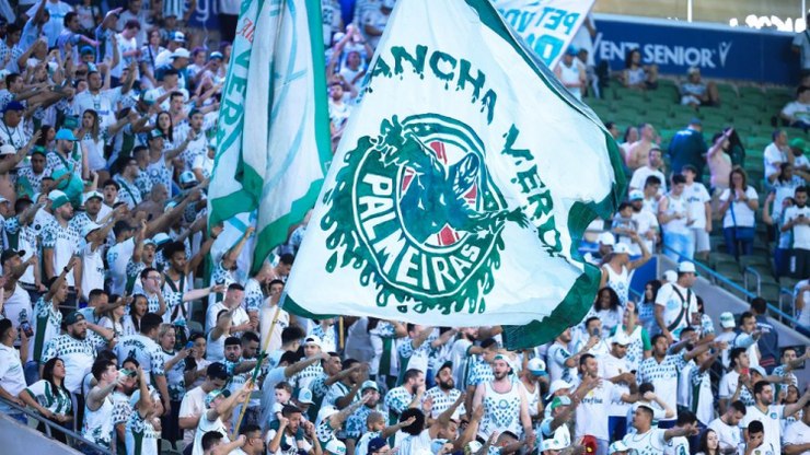 %C3%94nibus%20com%20torcedores%20do%20Palmeiras%20sofre%20emboscada%20