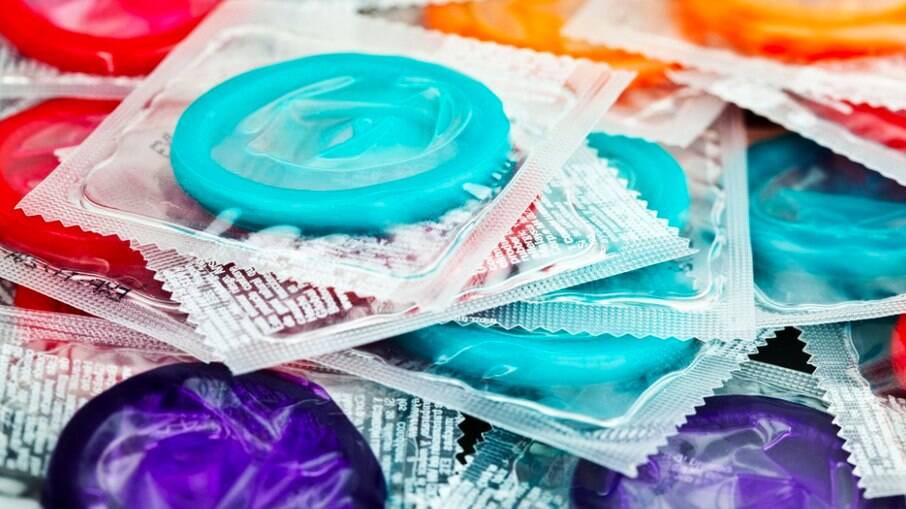 O governador da Califórnia assinou uma nova lei contra a remoção do preservativo sem o consentimento do parceiro sexual