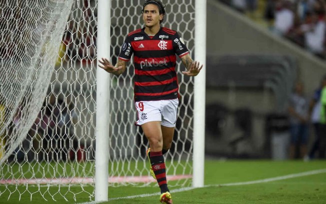 Pedro comemorando um gol no Maracanã