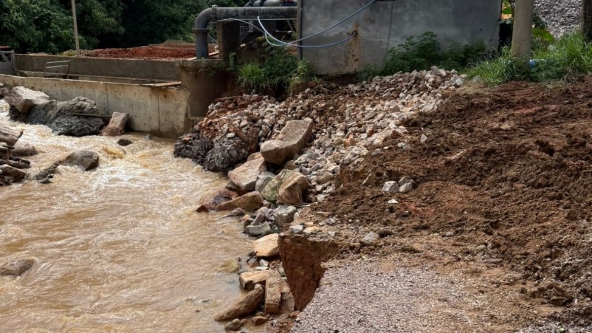 Talude comprometido exigiu recomposição emergencial