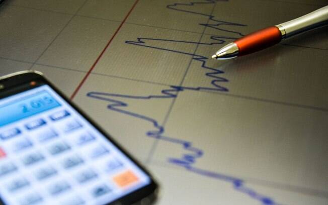 A perspectiva negativa significa que a agência pode reduzir a nota do país nos próximos meses ou anos