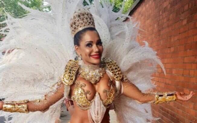 A musa Ana Paula Evangelista conquistou os ingleses ao ser rainha de desfile em carnaval de Londres