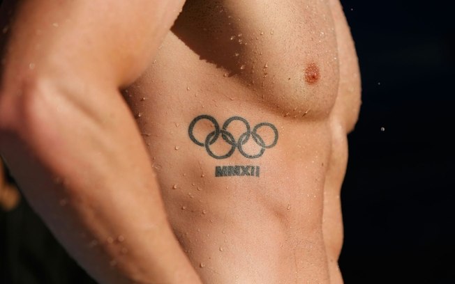 Imagem da tatuagem do nadador australiano James Magnussen durante competição em Santa Clara, Califórnia, em junho de 2016